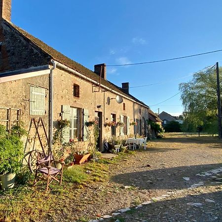 Villa By The Wayside Lussac-Les-Eglises Exterior foto