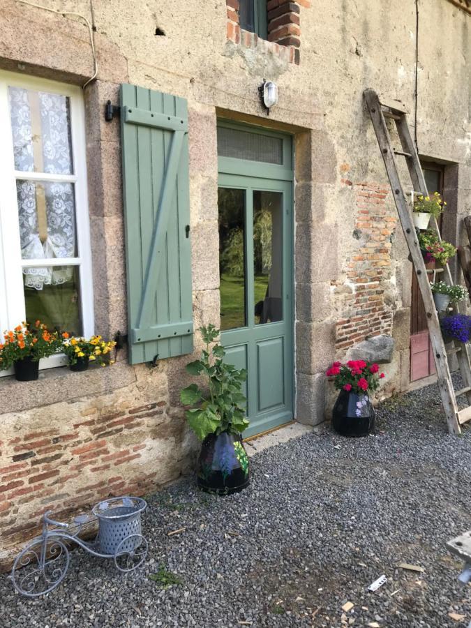 Villa By The Wayside Lussac-Les-Eglises Exterior foto