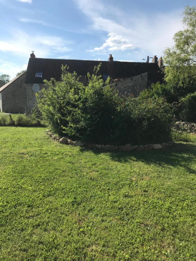 Villa By The Wayside Lussac-Les-Eglises Exterior foto