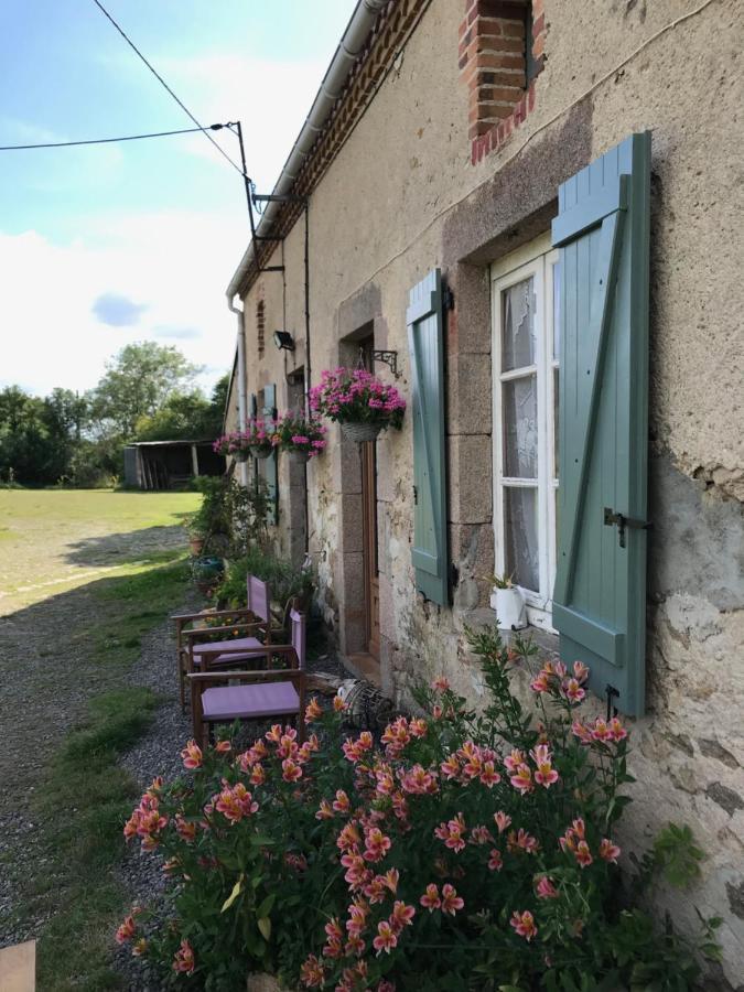 Villa By The Wayside Lussac-Les-Eglises Exterior foto
